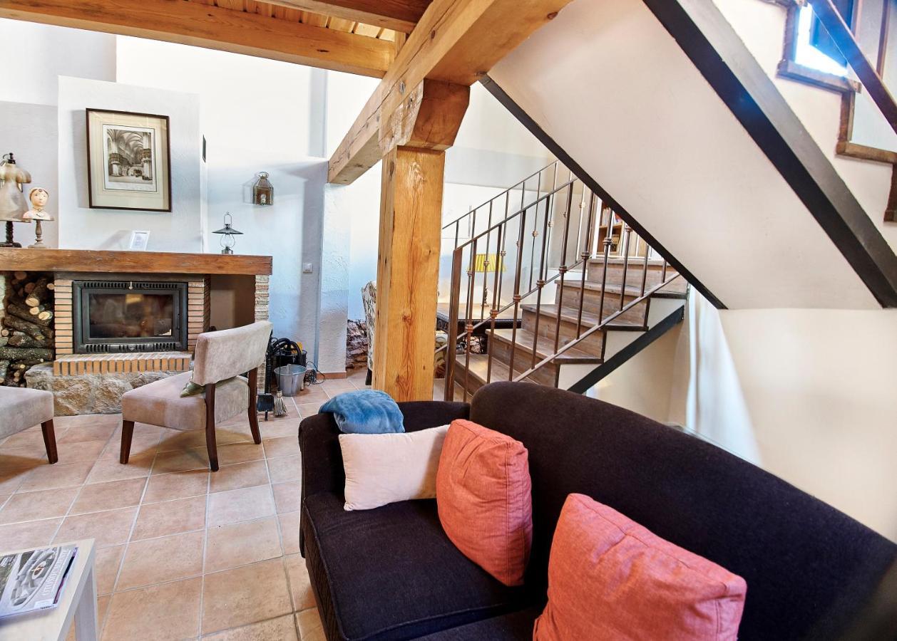 Villa Hestia Vut à Ayllón Extérieur photo